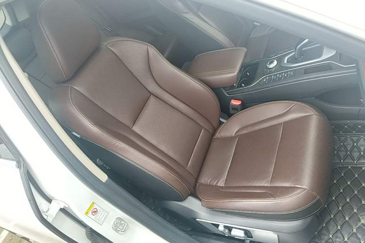 Used Wey VV6 2018 2.0T Two-Wheel-Drive Ultra-Luxury Version China V Standard Right Front Seat