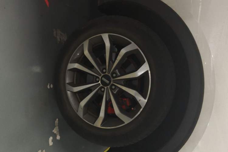 Used Wey VV6 2018 2.0T Two-Wheel Drive Flagship Version China V Standard Right Front Wheel Hub