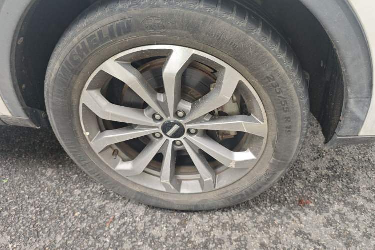 Used Wey VV6 2018 2.0T Two-Wheel Drive Flagship Version China V Standard Right Front Wheel Hub