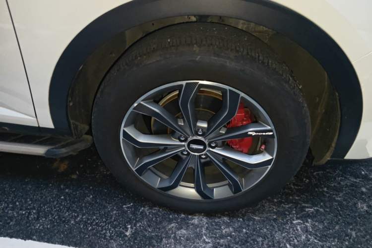 Used Wey VV6 2018 2.0T Two-Wheel-Drive Ultra-Luxury Version China V Standard Right Front Wheel Hub