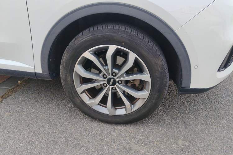 Used Wey VV6 2018 2.0T Four-Wheel Drive Flagship Version China V Standard Right Front Wheel Hub