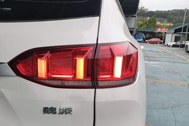 Used Wey VV6 2018 2.0T Four-Wheel Drive Flagship Version China V Standard Right Rear Taillight
