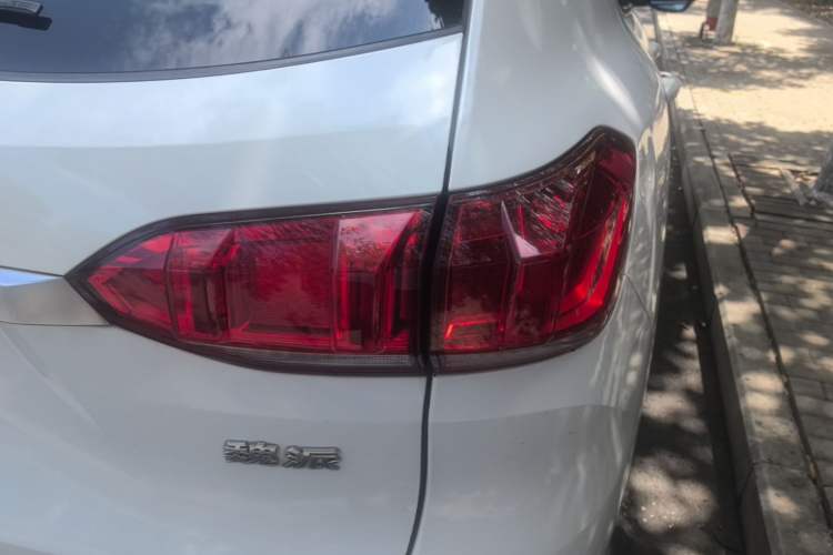 Used Wey VV6 2018 2.0T Two-Wheel Drive Flagship Version China V Standard Right Rear Taillight