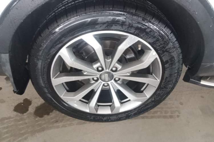 Used Wey VV6 2018 2.0T Two-Wheel Drive Flagship Version China V Standard Right Rear Wheel Hub