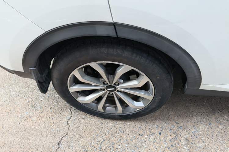 Used Wey VV6 2018 2.0T Two-Wheel-Drive Ultra-Luxury Version China V Standard Right Rear Wheel Hub