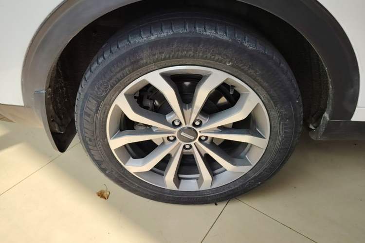 Used Wey VV6 2018 2.0T Two-Wheel-Drive Ultra-Luxury Version China V Standard Right Rear Wheel Hub