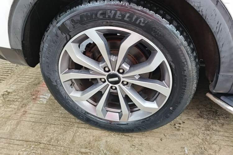 Used Wey VV6 2018 2.0T Two-Wheel-Drive Ultra-Luxury Version China V Standard Right Rear Wheel Hub