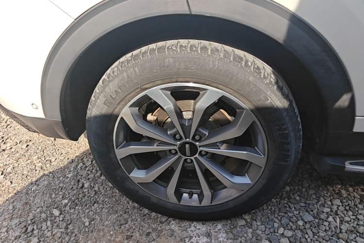 Used Wey VV6 2018 2.0T Two-Wheel Drive Flagship Version China V Standard Right Rear Wheel Hub