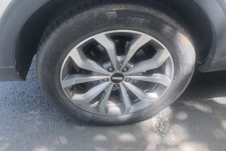 Used Wey VV6 2018 2.0T Two-Wheel Drive Flagship Version China V Standard Right Rear Wheel Hub