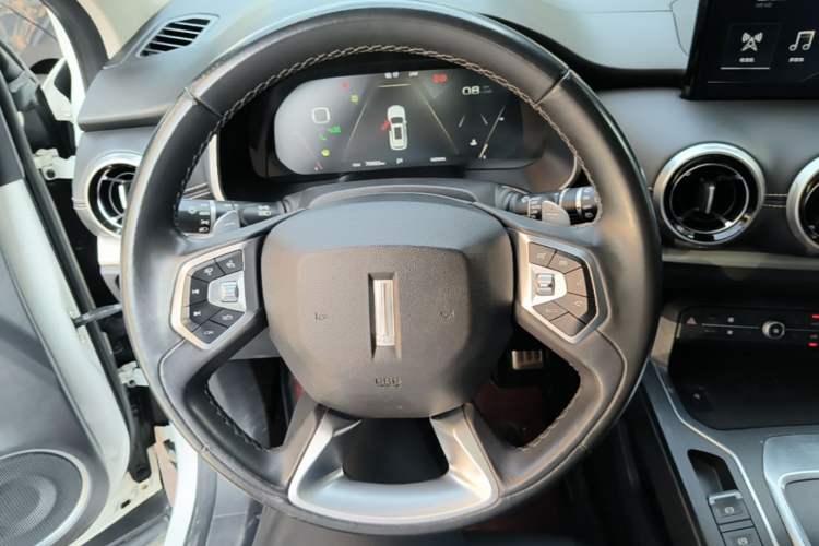 Used Wey VV6 2018 2.0T Two-Wheel-Drive Ultra-Luxury Version China V Standard Steering Wheel