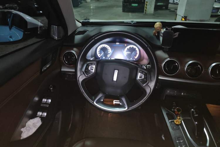 Used Wey VV6 2018 2.0T Two-Wheel-Drive Ultra-Luxury Version China V Standard Steering Wheel