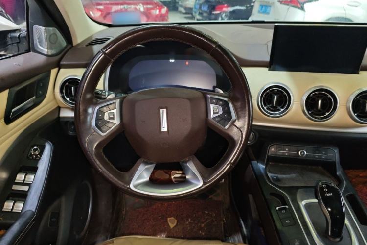 Used Wey VV6 2018 2.0T Two-Wheel-Drive Ultra-Luxury Version China V Standard Steering Wheel