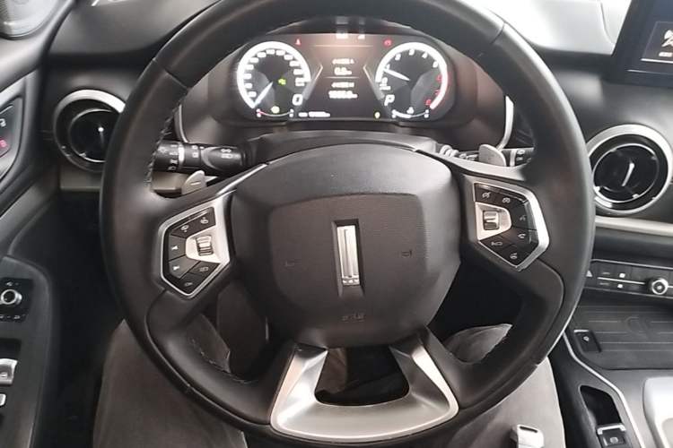 Used Wey VV6 2018 2.0T Four-Wheel Drive Flagship Version China V Standard Steering Wheel