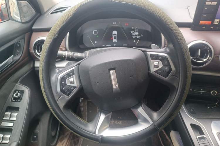 Used Wey VV6 2018 2.0T Two-Wheel-Drive Ultra-Luxury Version China V Standard Steering Wheel