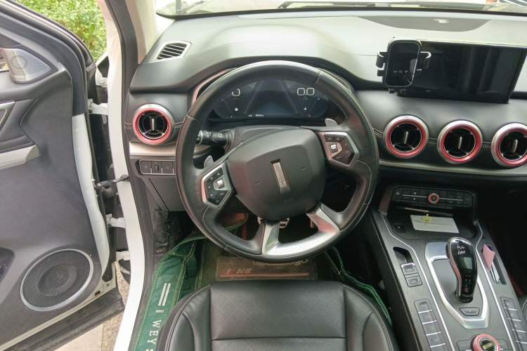 Used Wey VV6 2018 2.0T Two-Wheel-Drive Ultra-Luxury Version China V Standard Steering Wheel