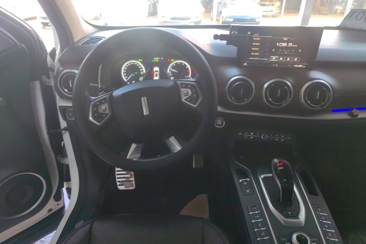 Used Wey VV6 2018 2.0T Two-Wheel-Drive Ultra-Luxury Version China V Standard Steering Wheel
