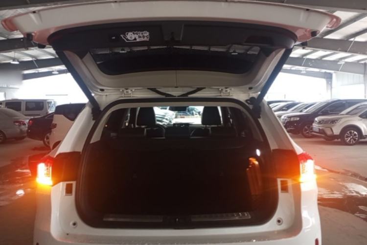 Used Wey VV6 2018 2.0T Two-Wheel Drive Flagship Version China V Standard Trunk