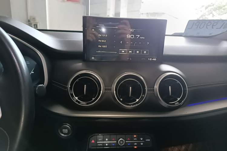 Used Wey VV6 2019 2.0T Two-Wheel-Drive Flagship Version China VI Standard Audio And AC Panel