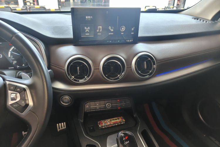 Used Wey VV6 2019 2.0T Two-Wheel-Drive Ultra-Luxury Version China VI Standard Audio And AC Panel