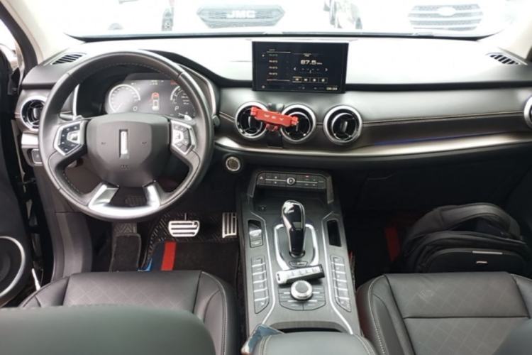 Used Wey VV6 2019 2.0T Two-Wheel-Drive Ultra-Luxury Version China VI Standard Center Console