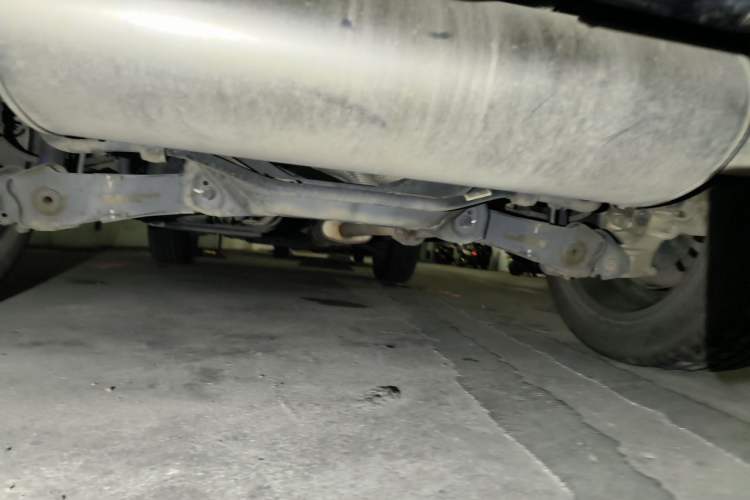 Used Wey VV6 2019 2.0T Two-Wheel-Drive Ultra-Luxury Version China VI Standard Chassis Rear