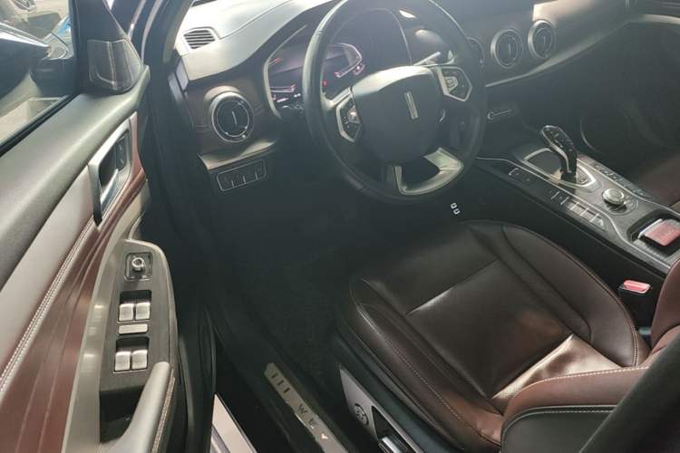 Used Wey VV6 2019 2.0T Four-Wheel Drive Flagship Version China VI Standard Driver Seat