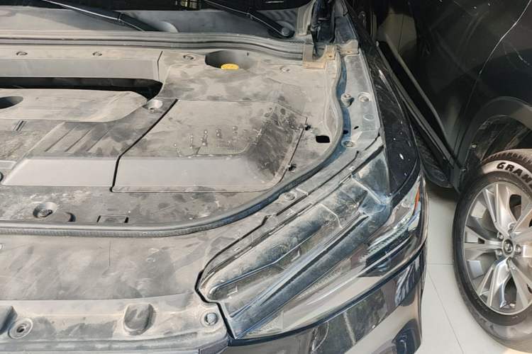 Used Wey VV6 2019 2.0T Four-Wheel Drive Flagship Version China VI Standard Engine Bay Left