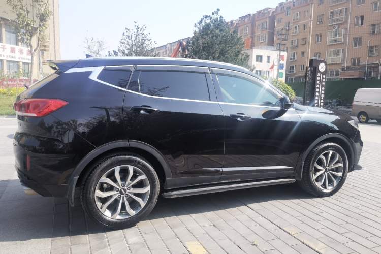 Used Wey VV6 2019 2.0T Two-Wheel-Drive Flagship Version China VI Standard Exterior 2