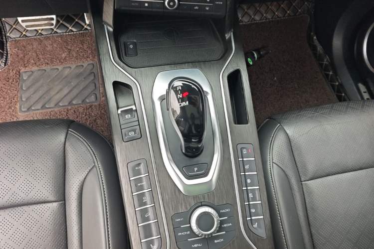 Used Wey VV6 2019 2.0T Two-Wheel-Drive Flagship Version China VI Standard Gear Lever