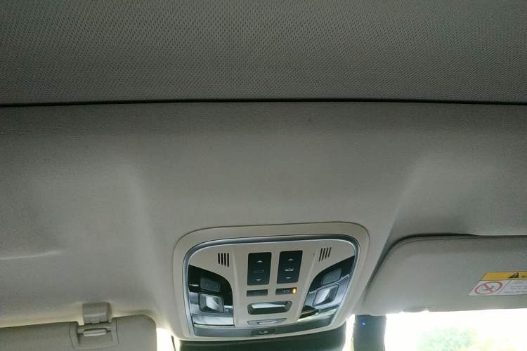 Used Wey VV6 2019 2.0T Two-Wheel-Drive Flagship Version China VI Standard Headliner