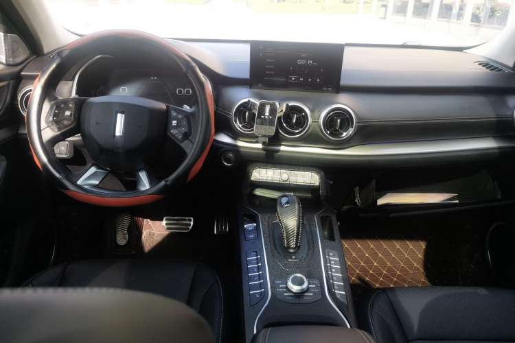 Used Wey VV6 2019 2.0T Two-Wheel-Drive Flagship Version China VI Standard Interior 3
