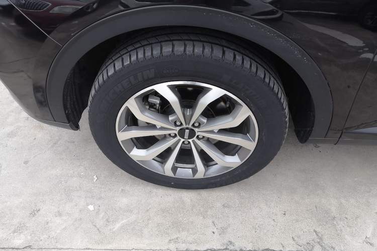Used Wey VV6 2019 2.0T Two-Wheel-Drive Ultra-Luxury Version China VI Standard Left Front Wheel Hub