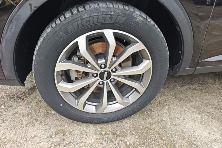 Used Wey VV6 2019 2.0T Two-Wheel-Drive Flagship Version China VI Standard Left Front Wheel Hub