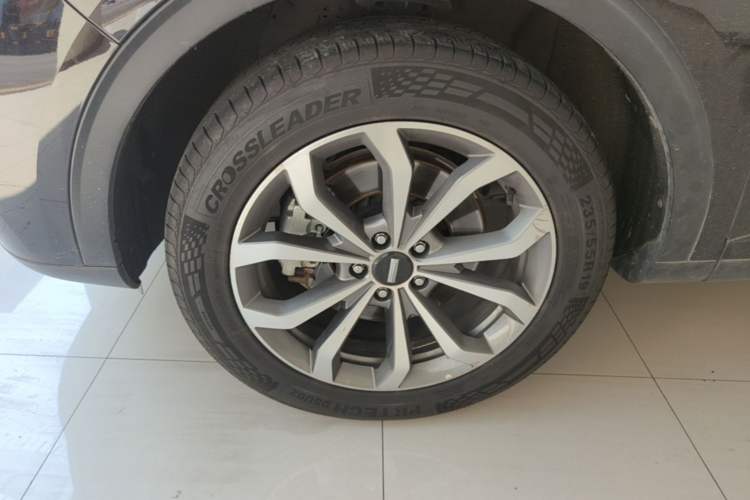 Used Wey VV6 2019 2.0T Two-Wheel-Drive Ultra-Luxury Version China VI Standard Left Front Wheel Hub