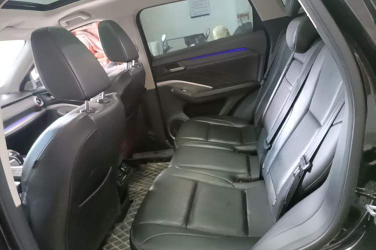Used Wey VV6 2019 2.0T Two-Wheel-Drive Flagship Version China VI Standard Left Rear Seat