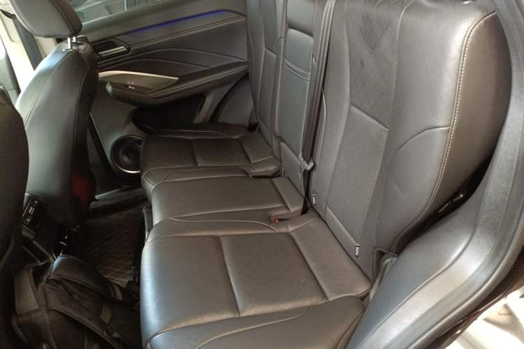 Used Wey VV6 2019 2.0T Two-Wheel-Drive Flagship Version China VI Standard Left Rear Seat
