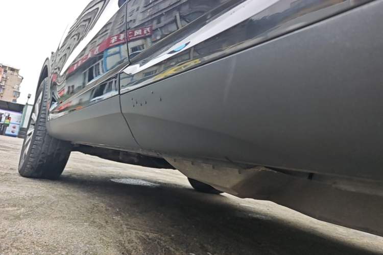 Used Wey VV6 2019 2.0T Two-Wheel-Drive Flagship Version China VI Standard Left Side Sill