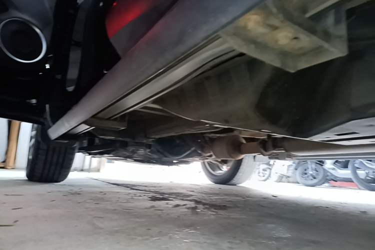 Used Wey VV6 2019 2.0T Two-Wheel-Drive Flagship Version China VI Standard Left Side Sill