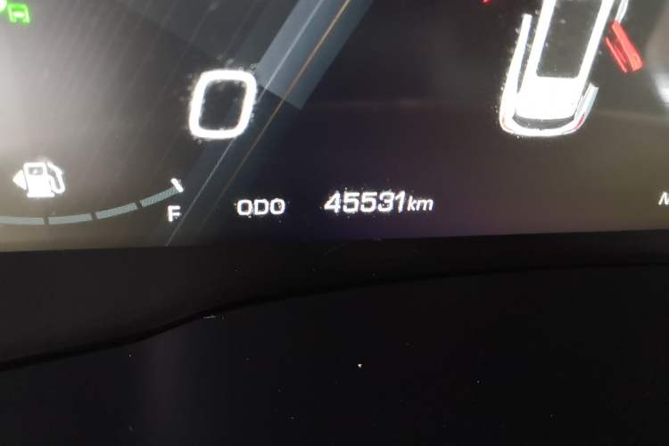 Used Wey VV6 2019 2.0T Two-Wheel-Drive Ultra-Luxury Version China VI Standard Odometer Close Up