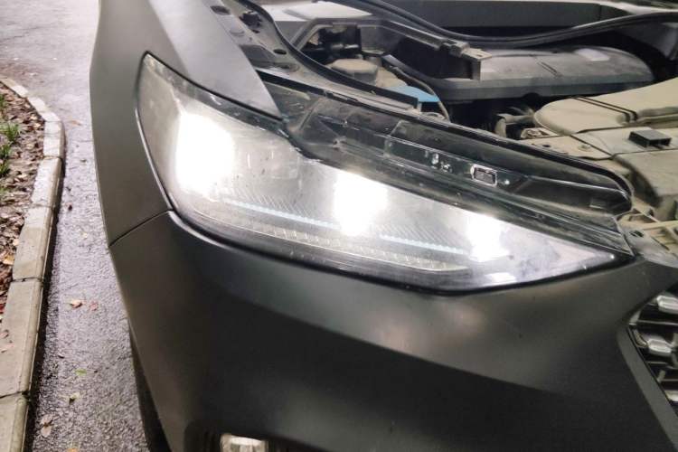 Used Wey VV6 2019 2.0T Two-Wheel-Drive Flagship Version China VI Standard Right Front Headlight