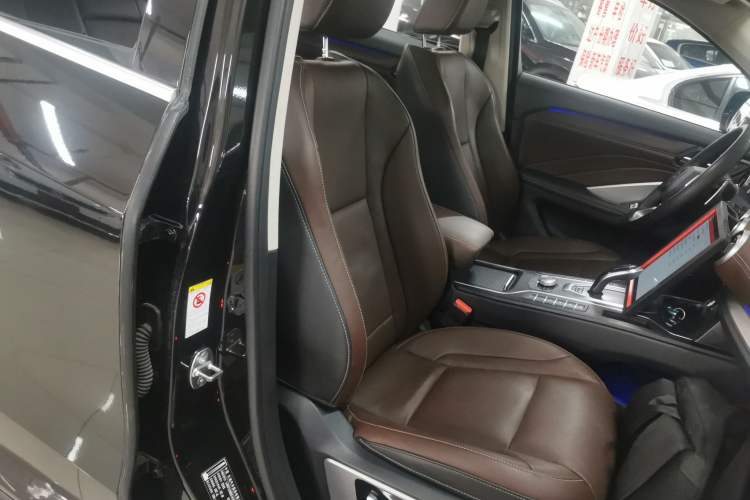 Used Wey VV6 2019 2.0T Two-Wheel-Drive Flagship Version China VI Standard Right Front Seat