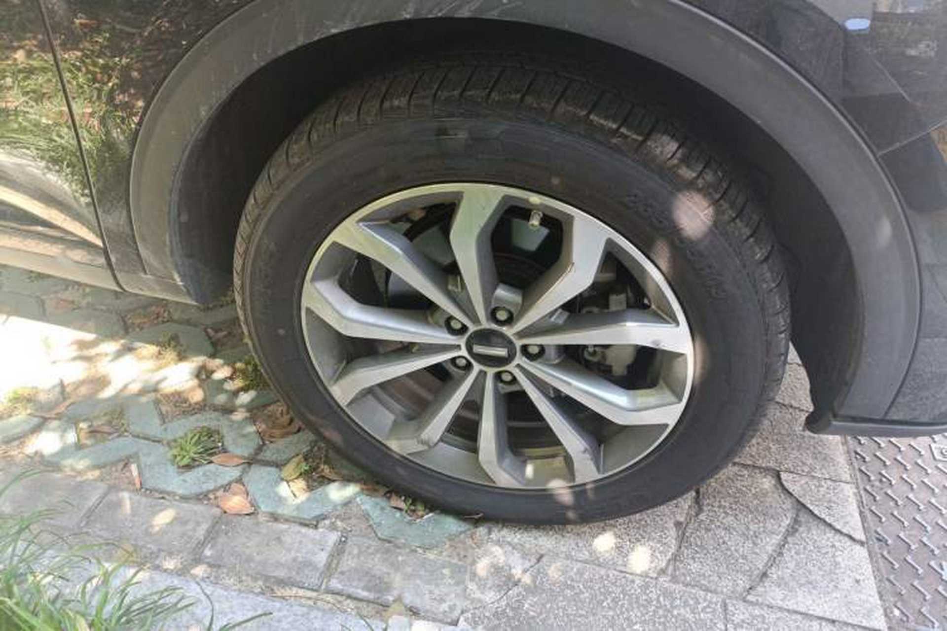 Used Wey VV6 2019 2.0T Two-Wheel-Drive Ultra-Luxury Version China VI Standard Right Front Wheel Hub
