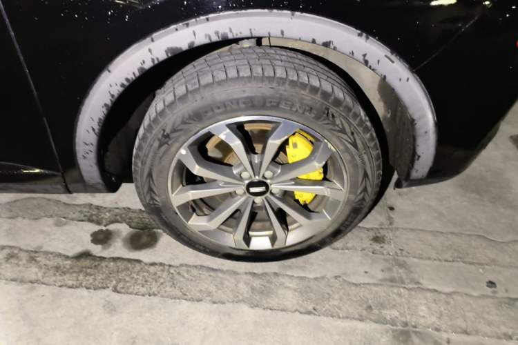 Used Wey VV6 2019 2.0T Two-Wheel-Drive Ultra-Luxury Version China VI Standard Right Front Wheel Hub