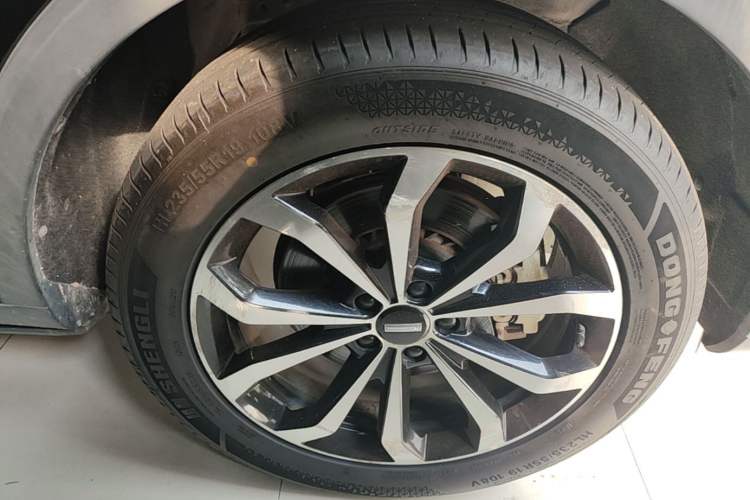 Used Wey VV6 2019 2.0T Four-Wheel Drive Flagship Version China VI Standard Right Front Wheel Hub