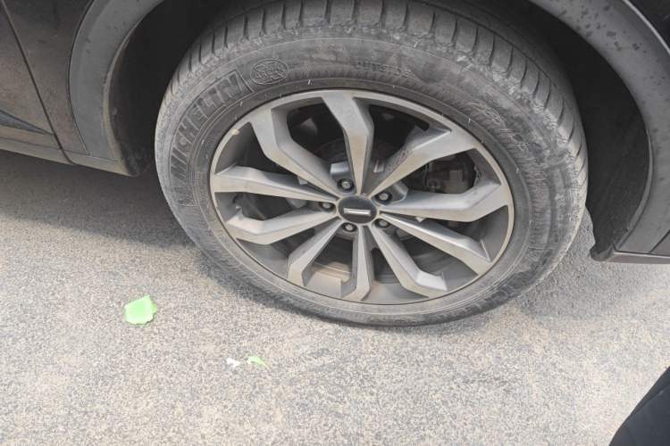 Used Wey VV6 2019 2.0T Two-Wheel-Drive Ultra-Luxury Version China VI Standard Right Front Wheel Hub