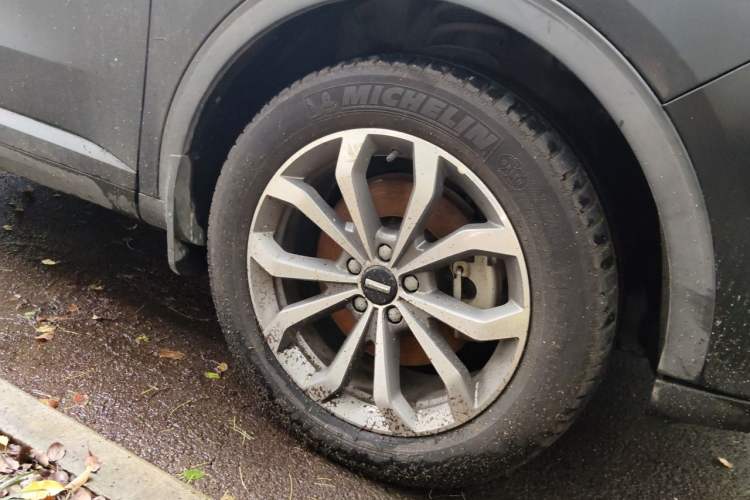 Used Wey VV6 2019 2.0T Two-Wheel-Drive Flagship Version China VI Standard Right Front Wheel Hub