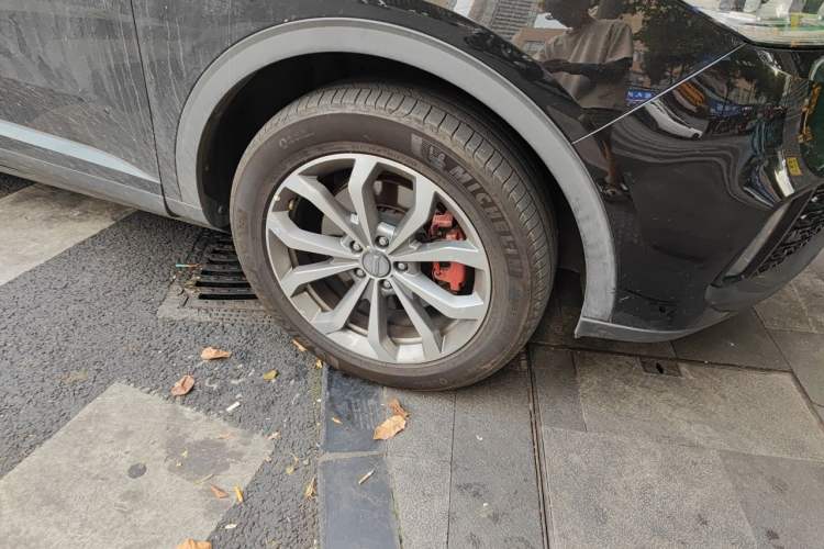Used Wey VV6 2019 2.0T Two-Wheel-Drive Ultra-Luxury Version China VI Standard Right Front Wheel Hub
