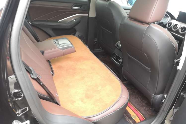 Used Wey VV6 2019 2.0T Two-Wheel-Drive Ultra-Luxury Version China VI Standard Right Rear Seat