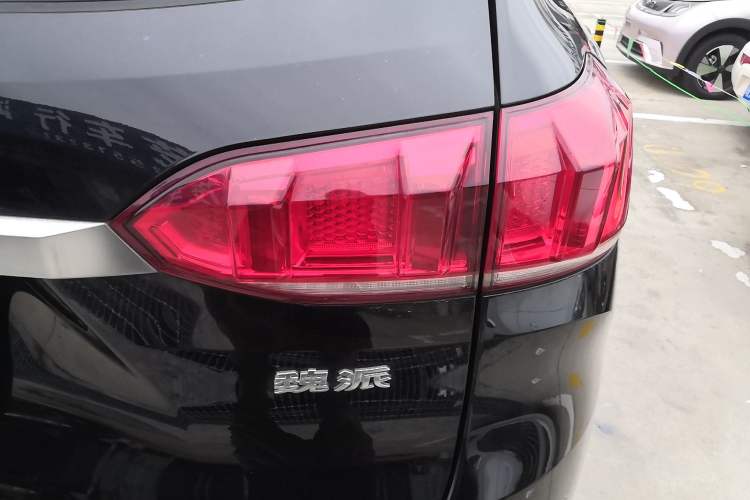 Used Wey VV6 2019 2.0T Two-Wheel-Drive Ultra-Luxury Version China VI Standard Right Rear Taillight