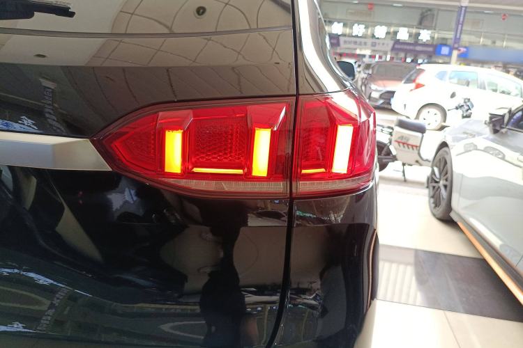 Used Wey VV6 2019 2.0T Two-Wheel-Drive Flagship Version China VI Standard Right Rear Taillight